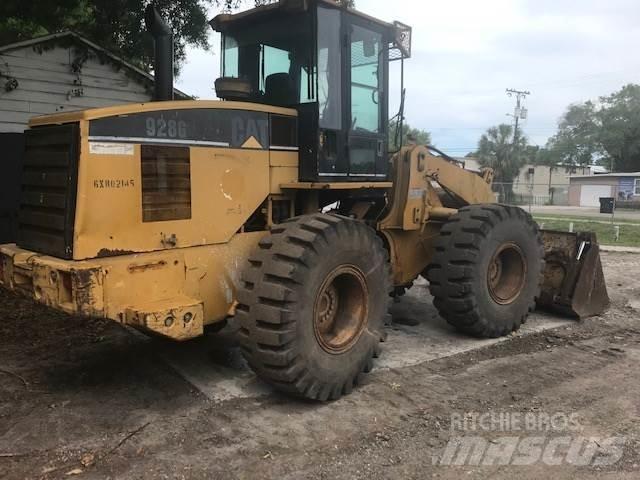 CAT 928G Chargeuse sur pneus