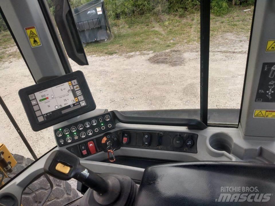 CAT 930M Chargeuse sur pneus
