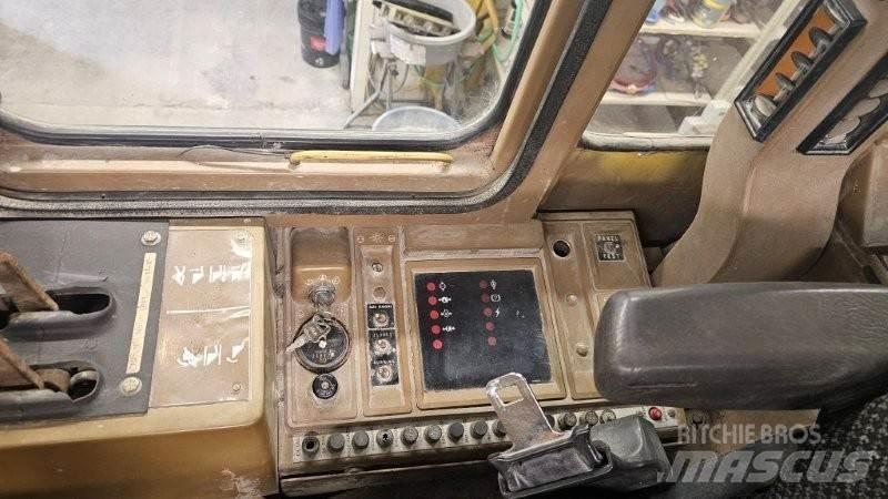 CAT 936F Chargeuse sur pneus