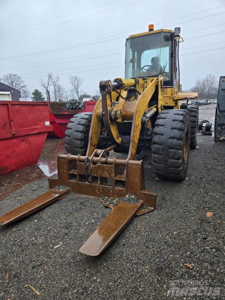CAT 938F Chargeuse sur pneus