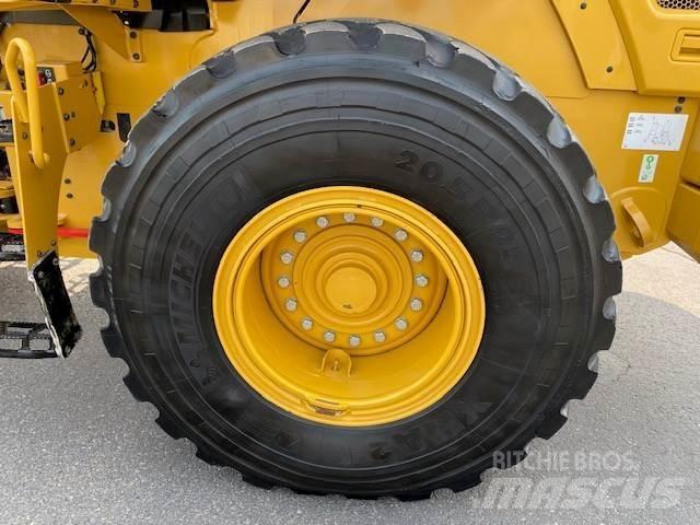 CAT 938M Chargeuse sur pneus