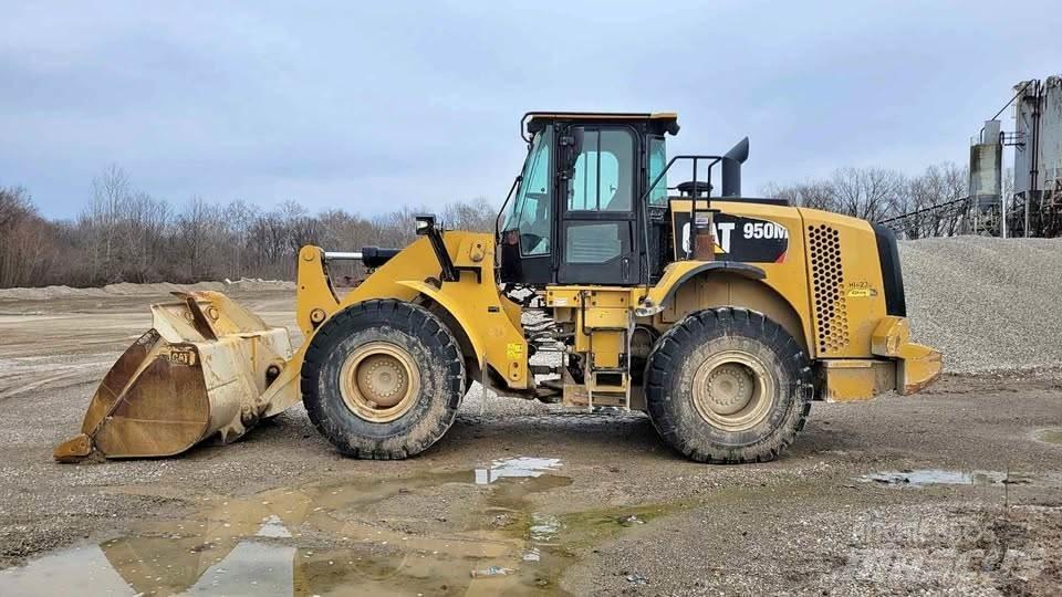 CAT 950M Chargeuse sur pneus