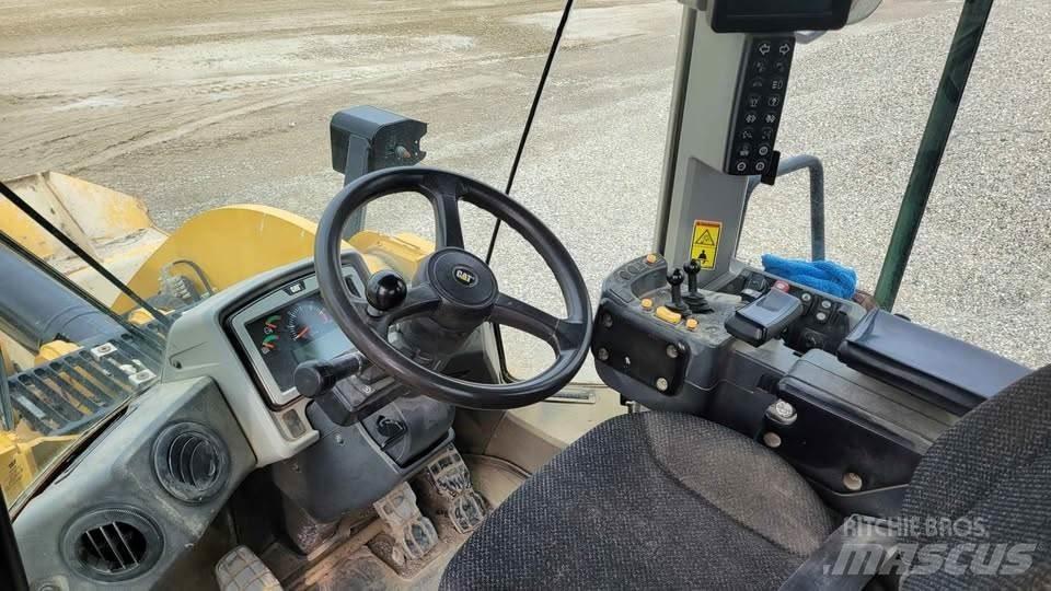 CAT 950M Chargeuse sur pneus