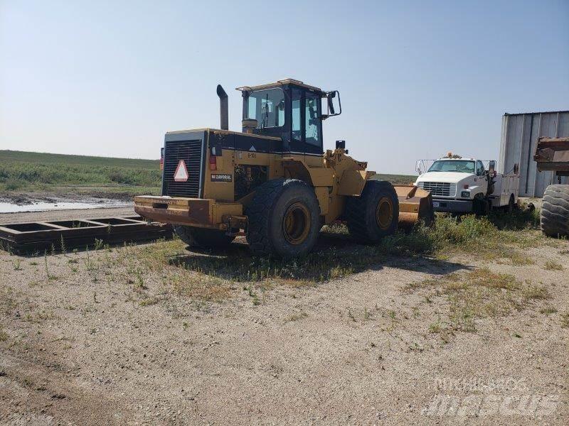 CAT 960F Chargeuse sur pneus