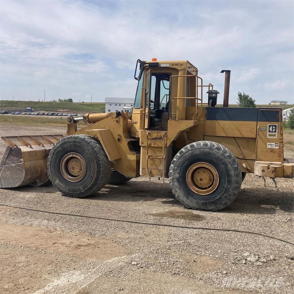 CAT 966D Chargeuse sur pneus