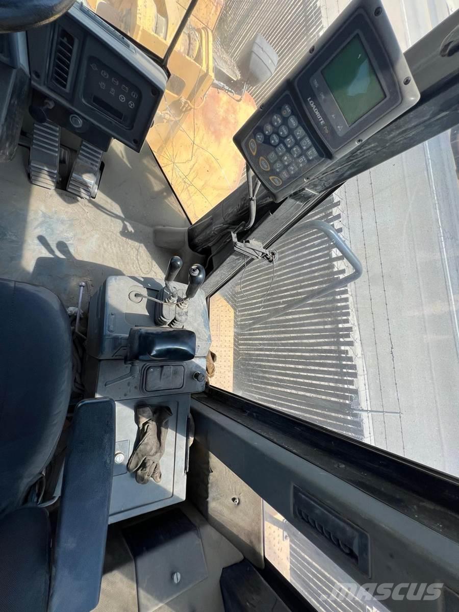 CAT 966G Chargeuse sur pneus