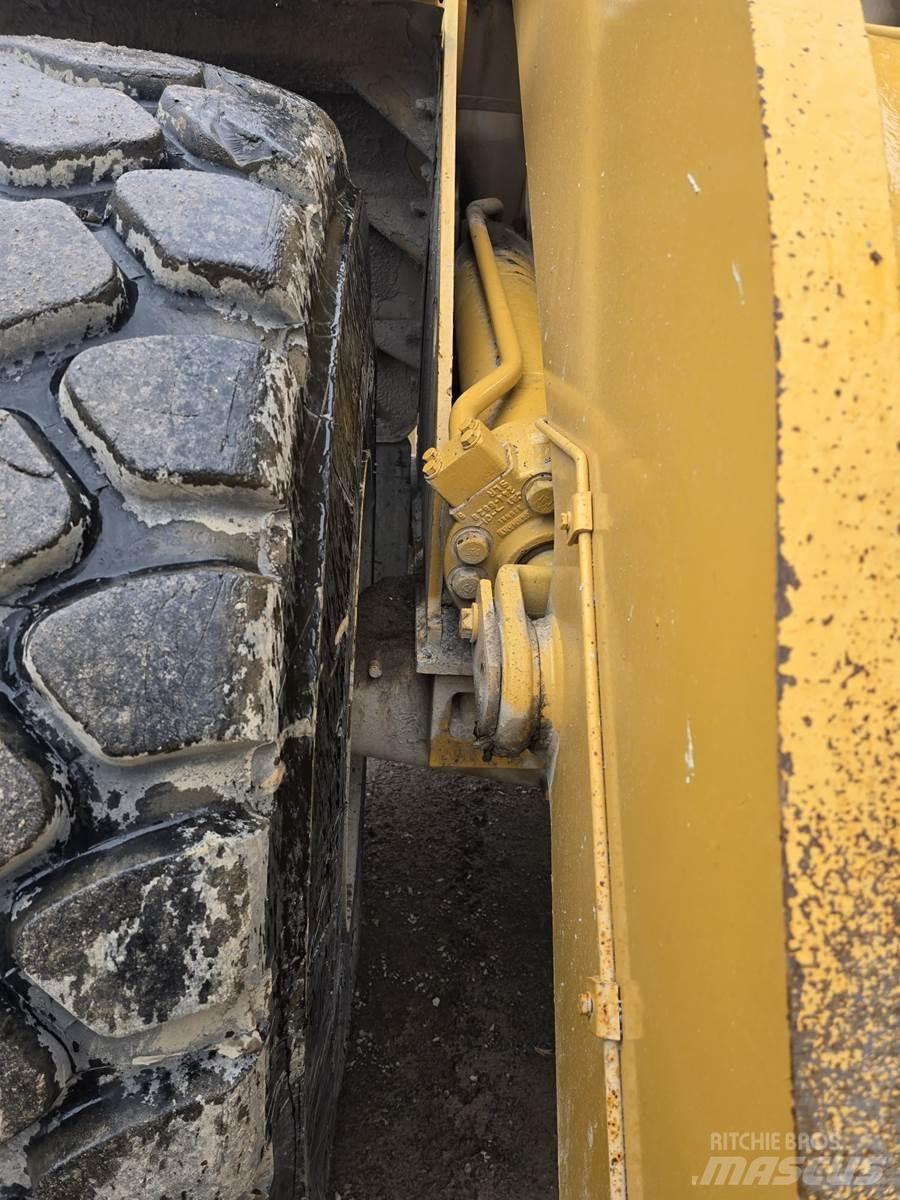 CAT 972H Chargeuse sur pneus