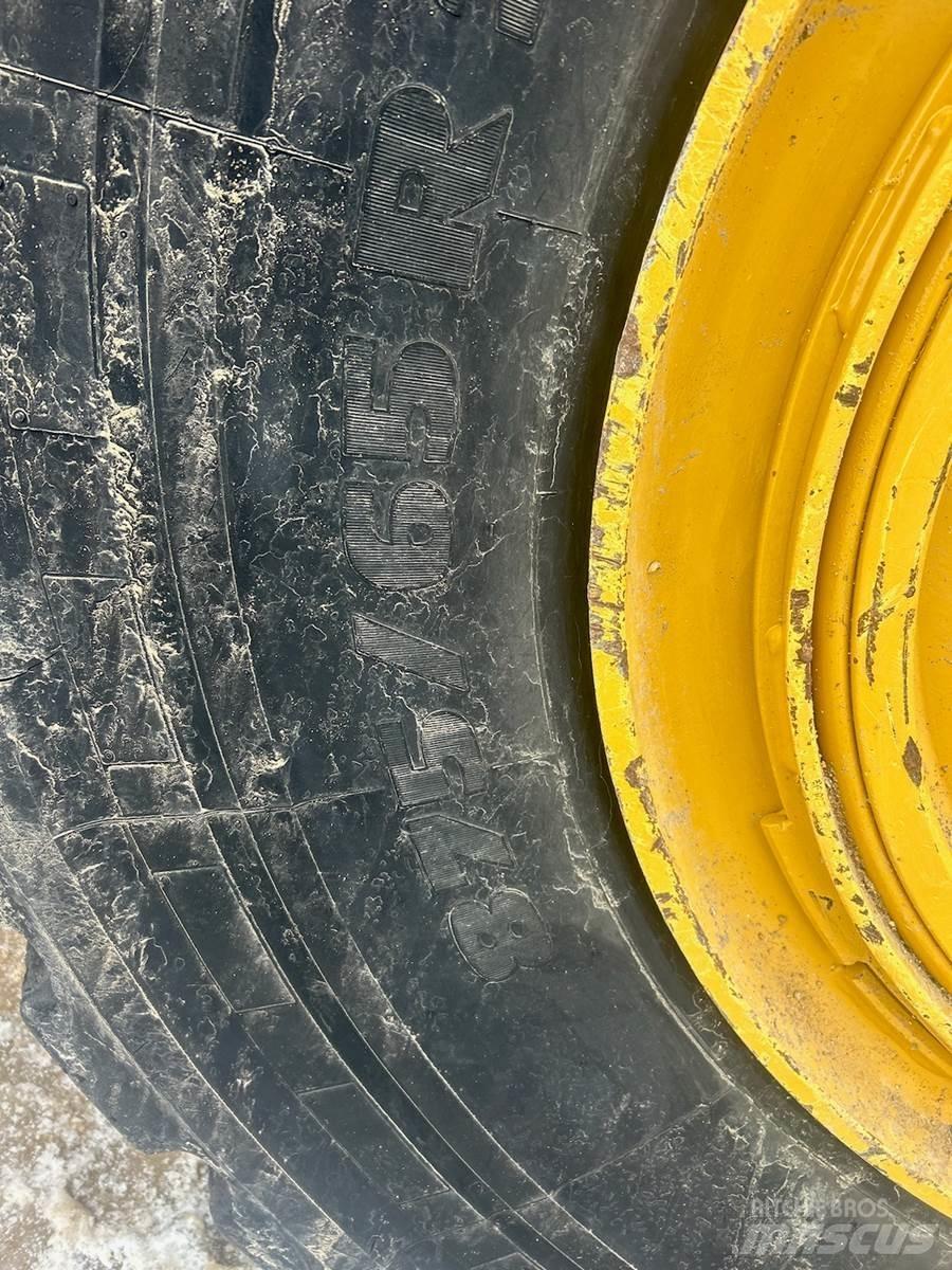 CAT 980M Chargeuse sur pneus