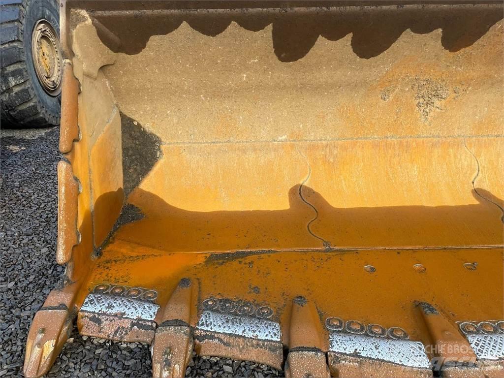 CAT 990 Chargeuse sur pneus