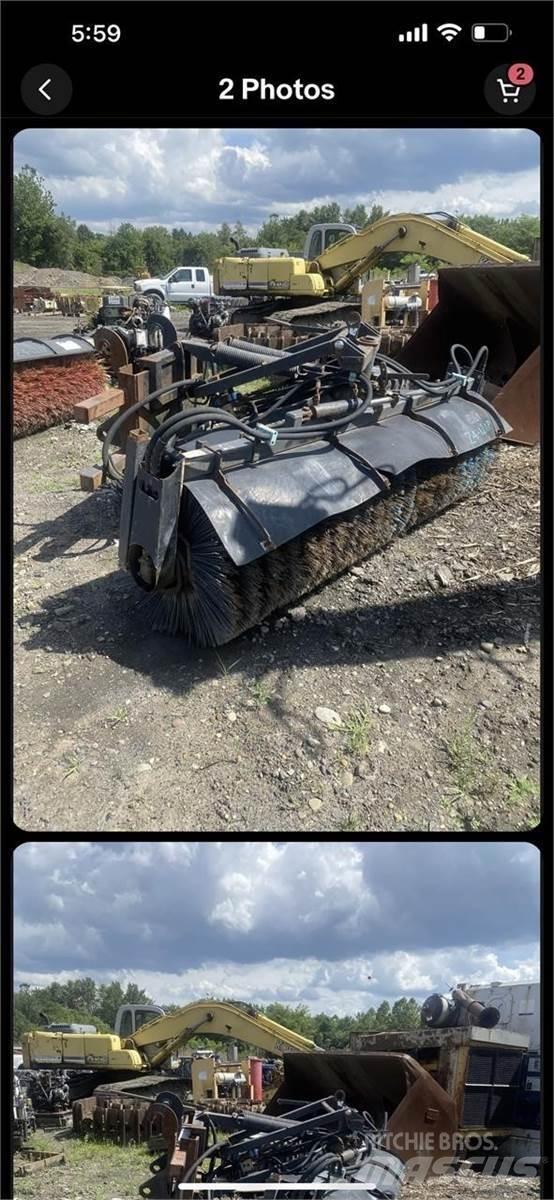 CAT BA25 Balayeuse / Autolaveuse
