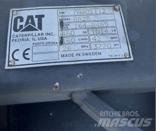 CAT BA25 Balayeuse / Autolaveuse
