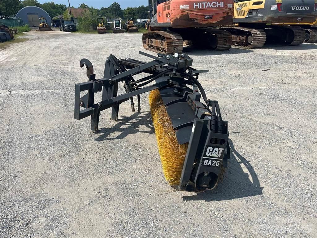 CAT BA25 Balayeuse / Autolaveuse