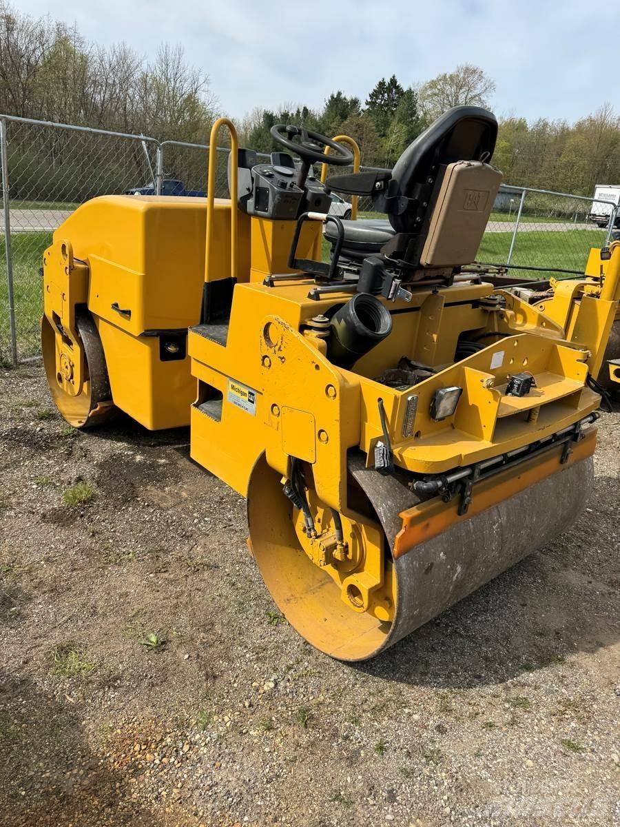 CAT CB34 Finisseur