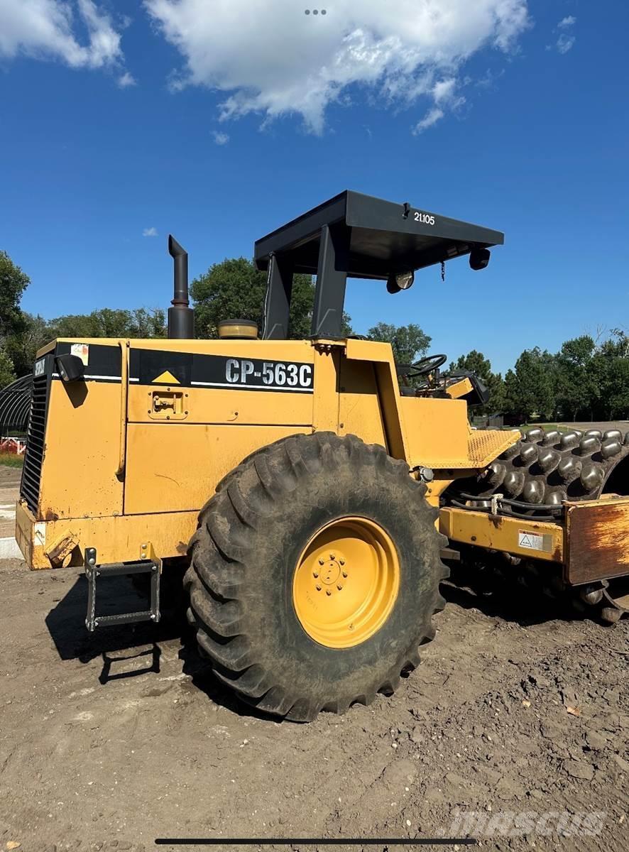 CAT CP563C Compacteur de sol
