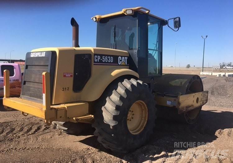 CAT CP563D Rouleaux vibrants tractés