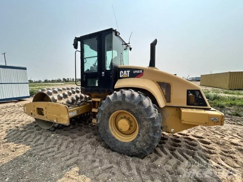 CAT CP563E Compacteur de sol