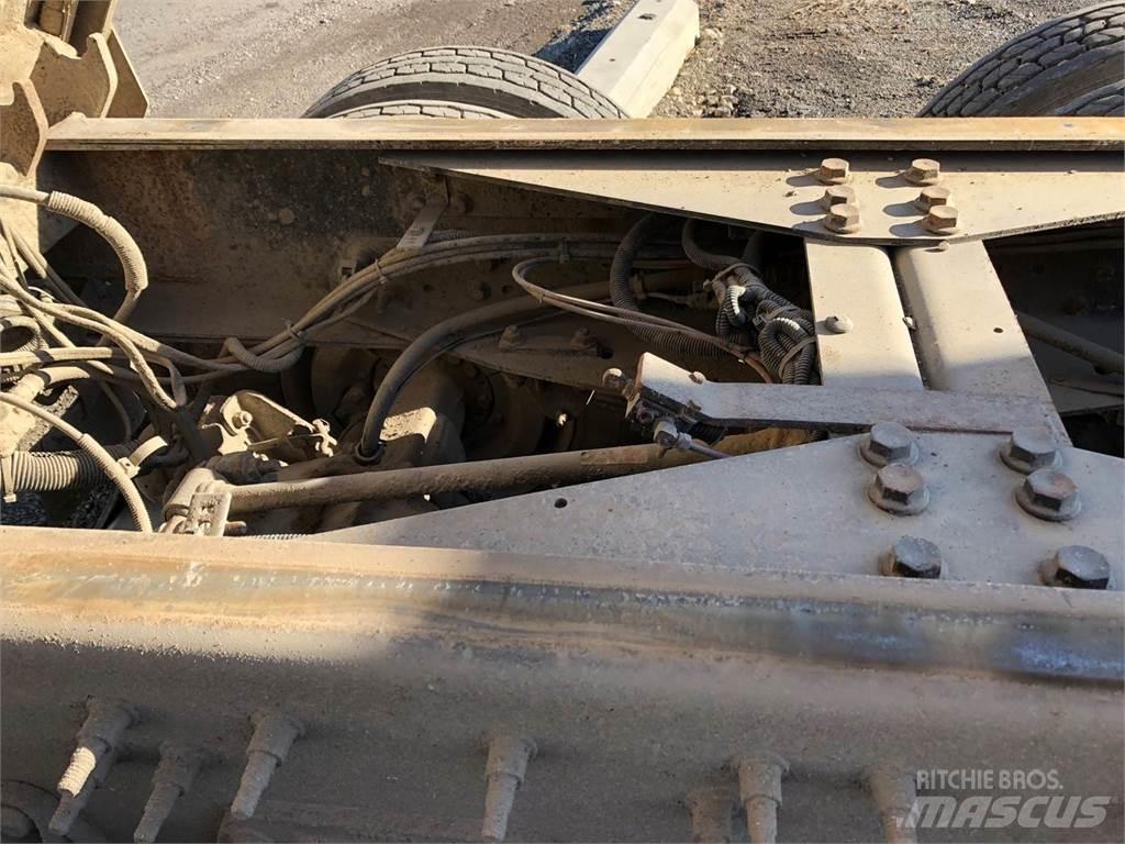 CAT CT660 Camion benne