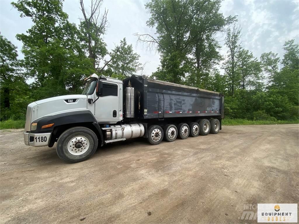 CAT CT660 Camion benne