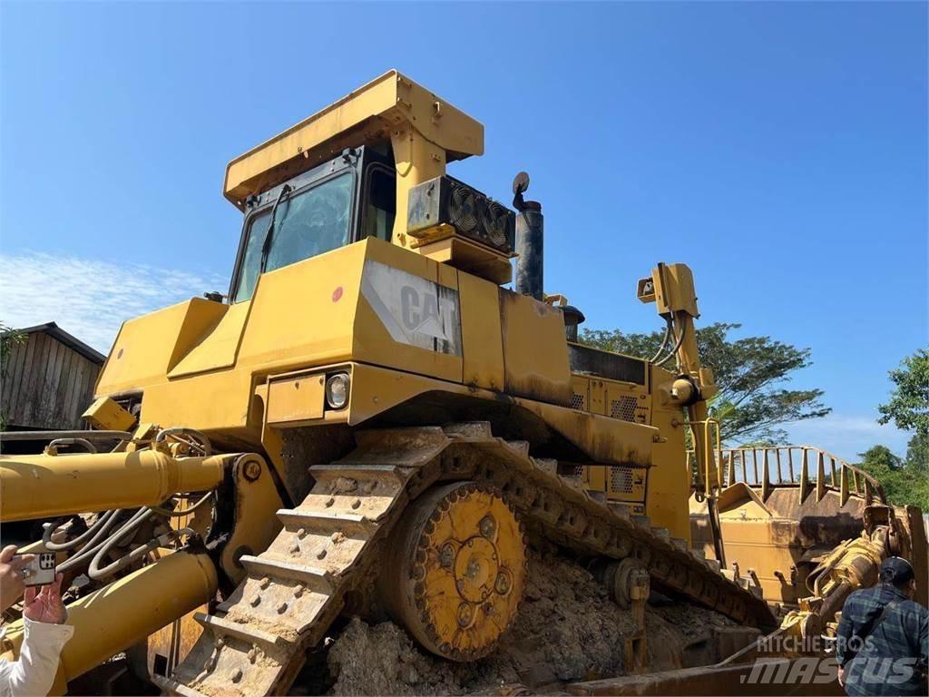 CAT D10T Bouteurs sur chenilles