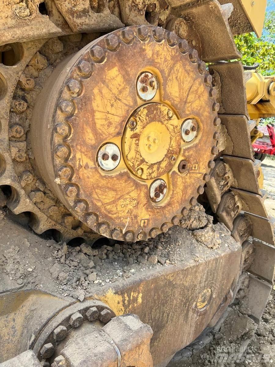 CAT D10T Bouteurs sur chenilles