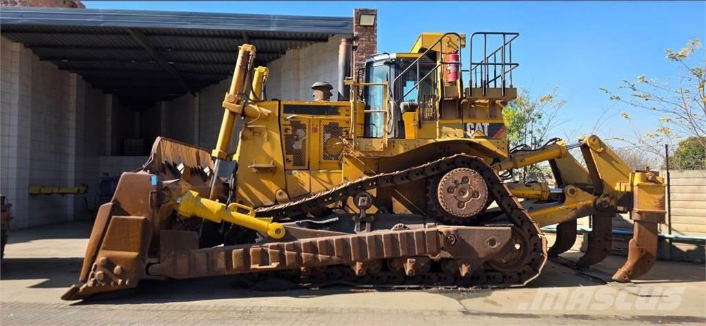 CAT D10T Bouteurs sur chenilles