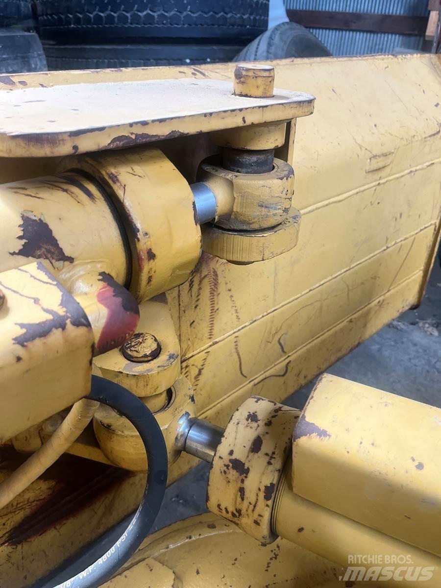 CAT D4C Bouteurs sur chenilles