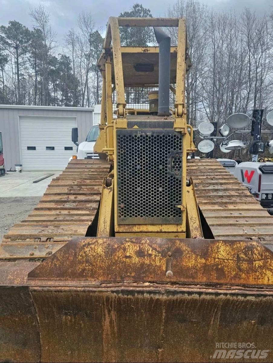 CAT D4H II Bouteurs sur chenilles