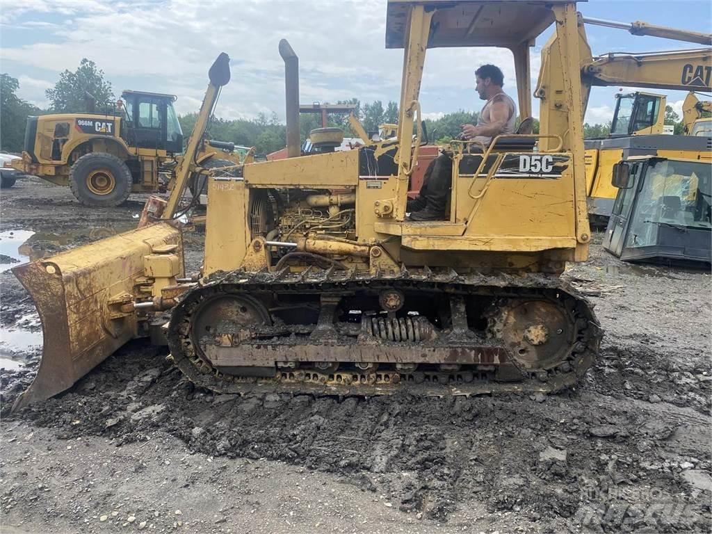 CAT D5C Bouteurs sur chenilles