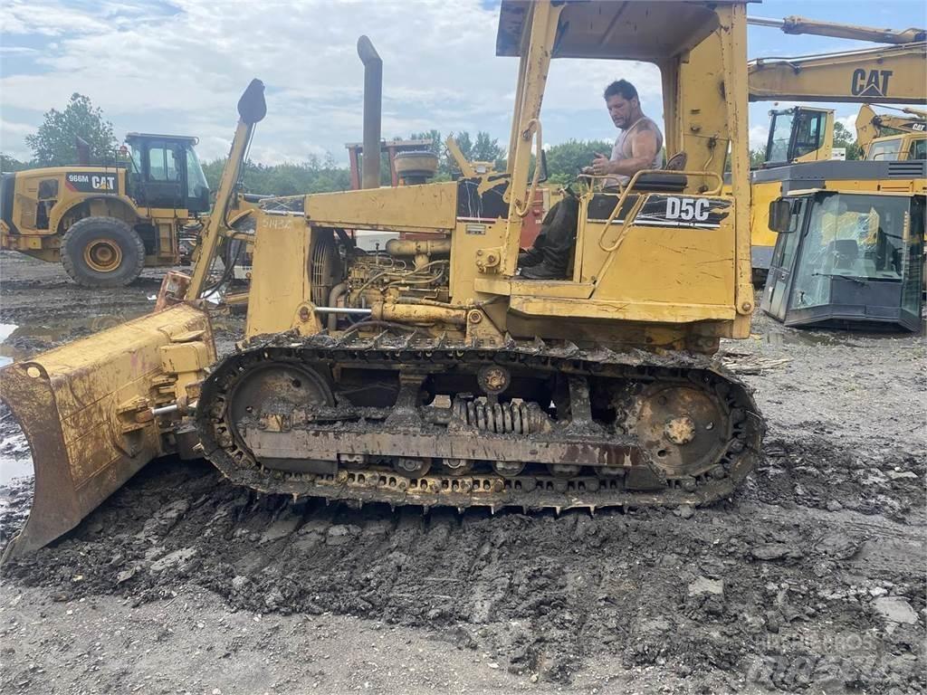 CAT D5C Bouteurs sur chenilles
