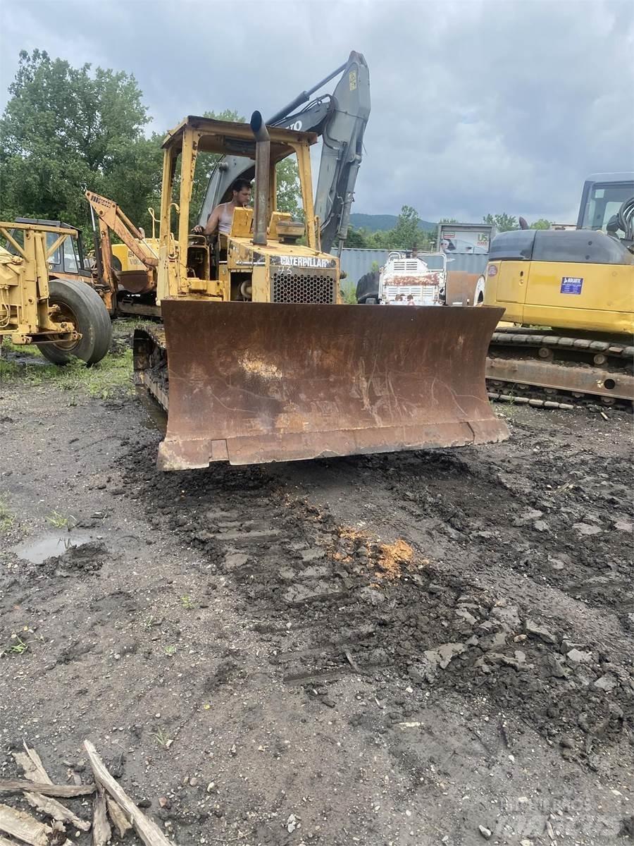 CAT D5C Bouteurs sur chenilles