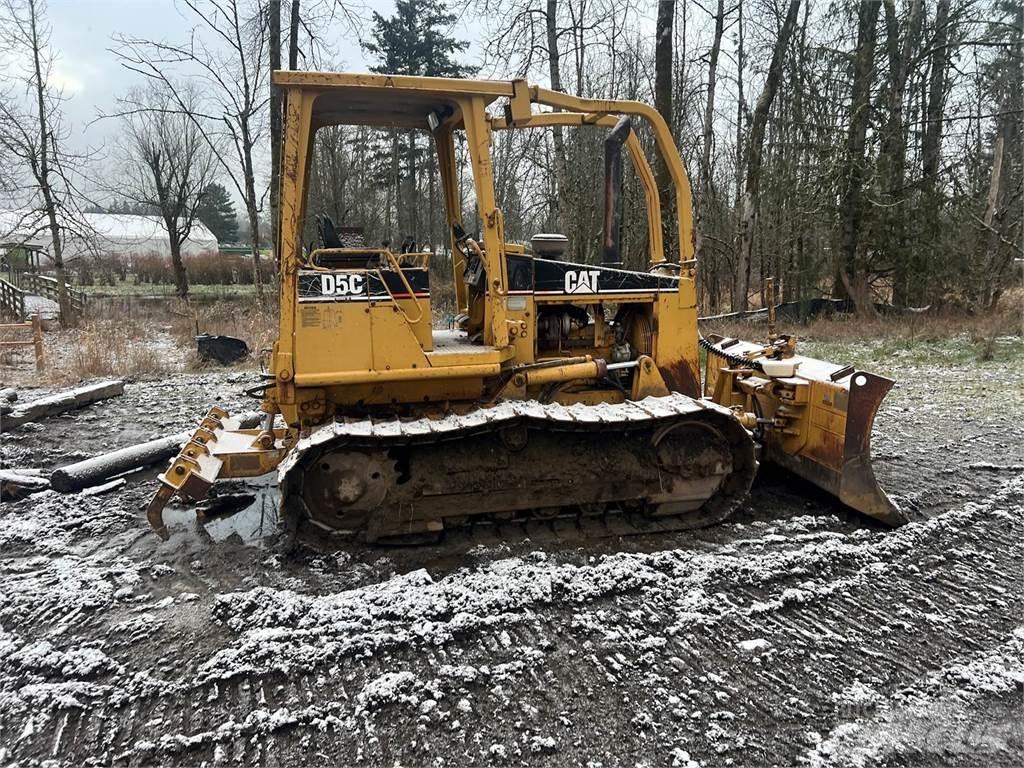 CAT D5C Bouteurs sur chenilles