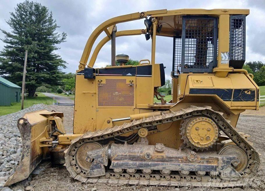 CAT D5M Bouteurs sur chenilles