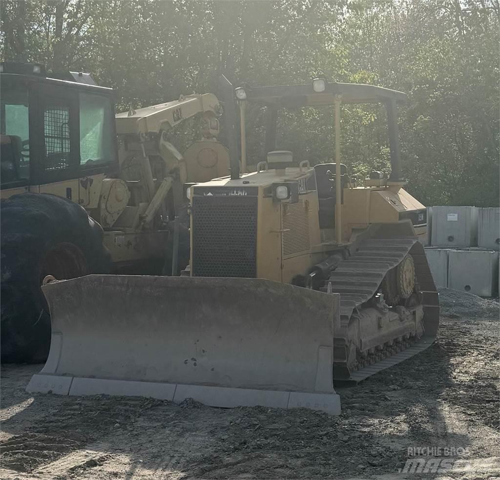 CAT D5M Bouteurs sur chenilles