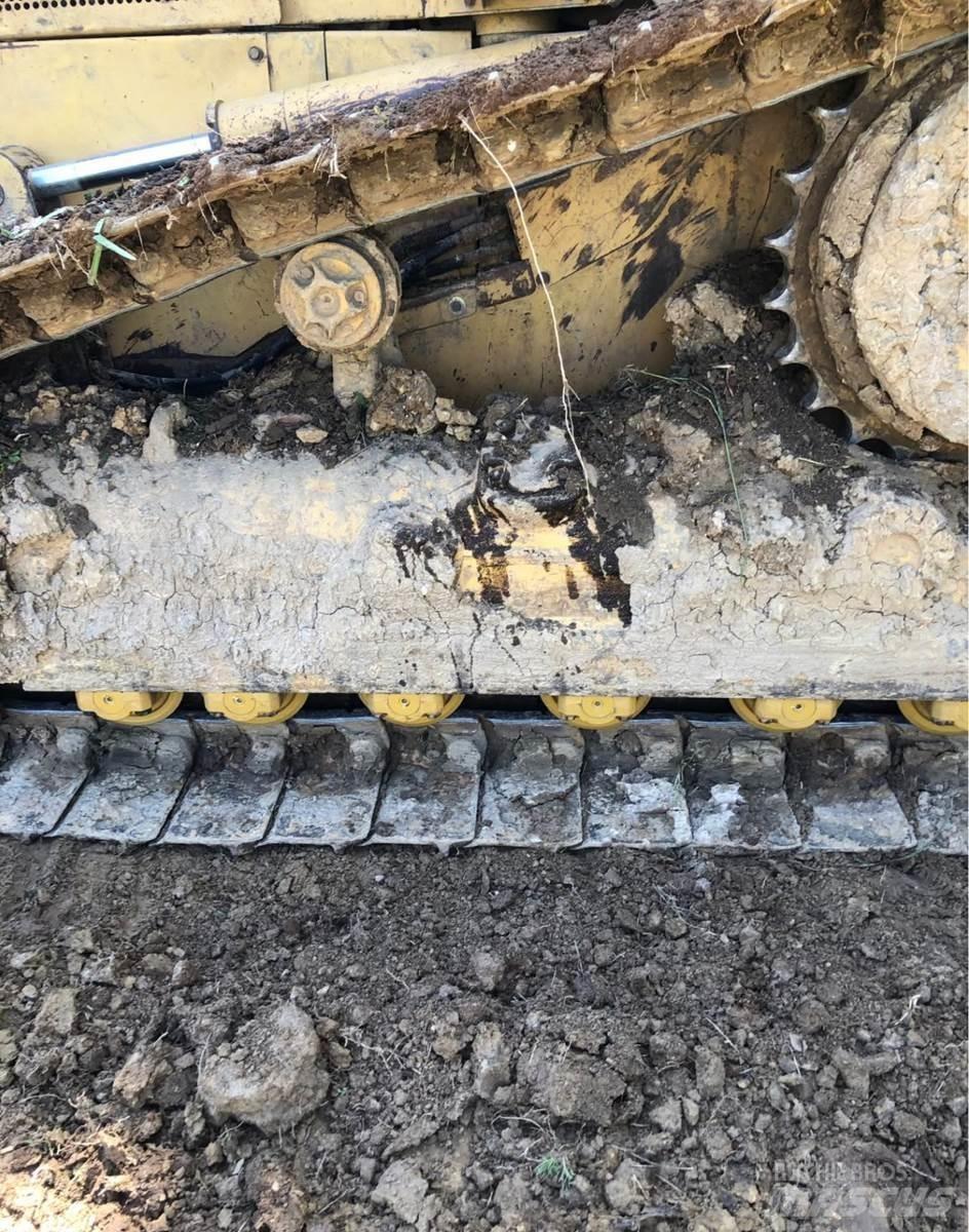 CAT D5M Bouteurs sur chenilles