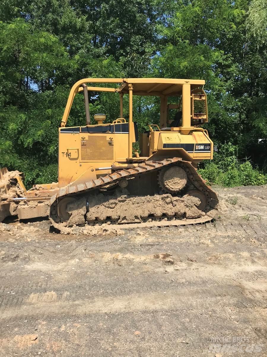 CAT D5M Bouteurs sur chenilles