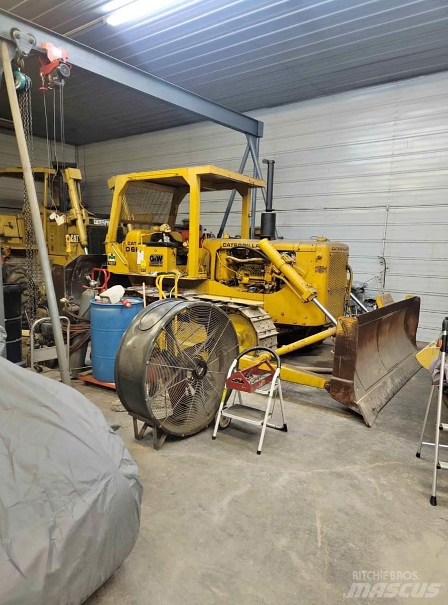 CAT D6B Bouteurs sur chenilles