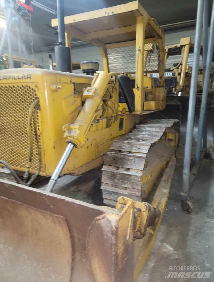 CAT D6B Bouteurs sur chenilles