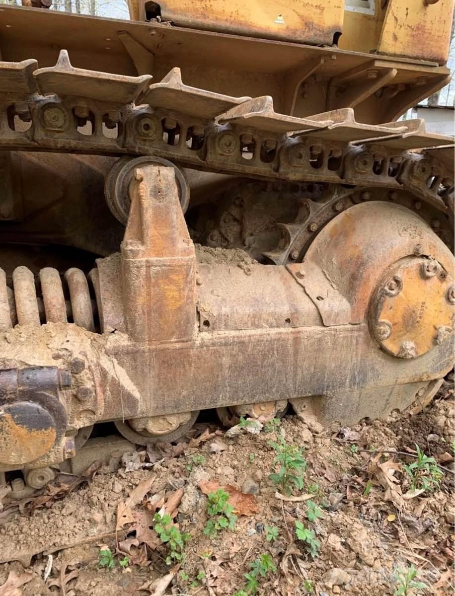CAT D6C Bouteurs sur chenilles