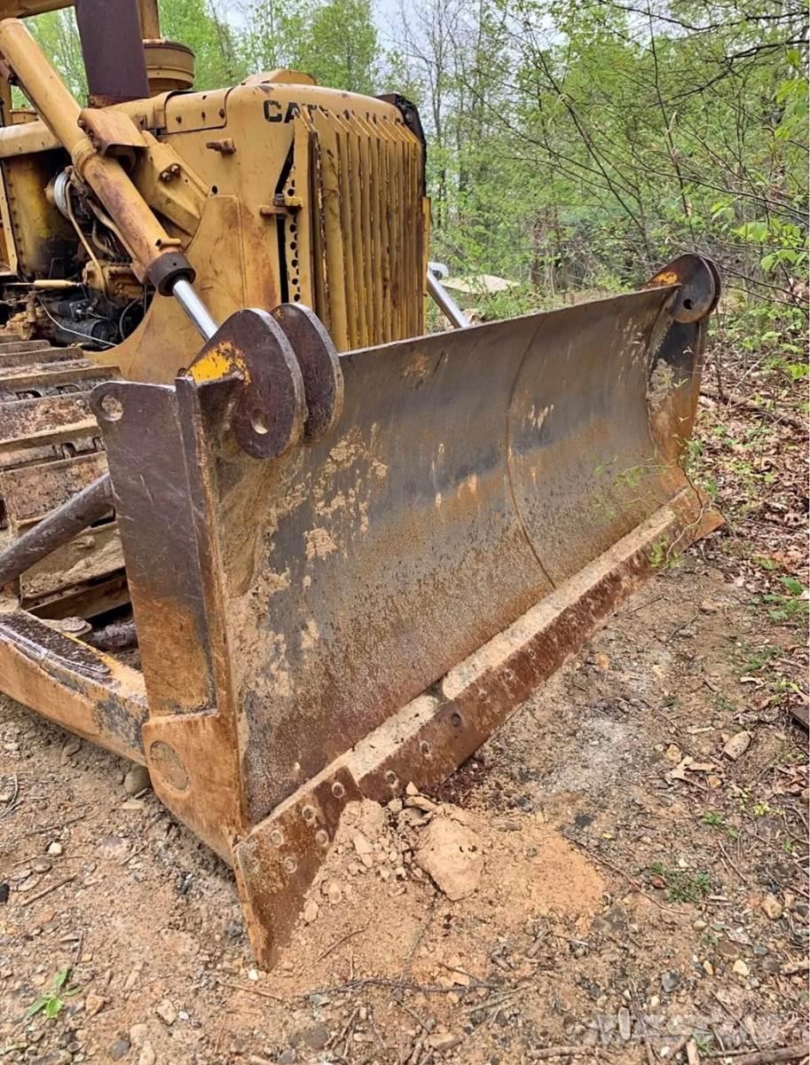CAT D6C Bouteurs sur chenilles