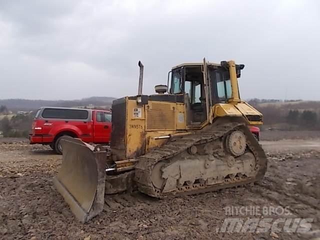 CAT D6M Bouteurs sur chenilles