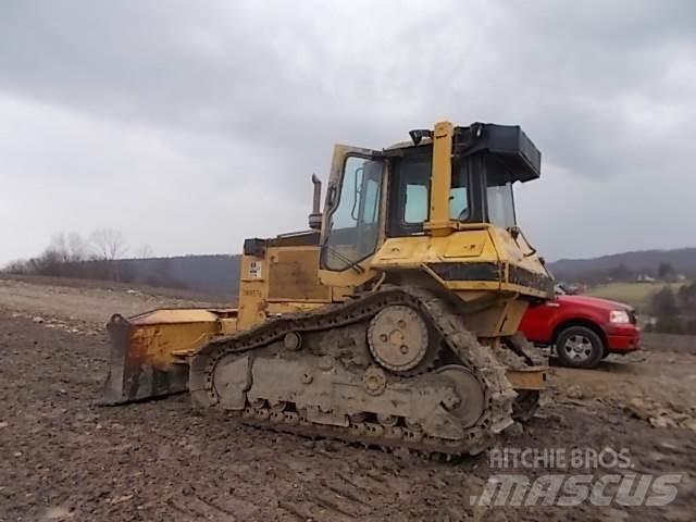 CAT D6M Bouteurs sur chenilles