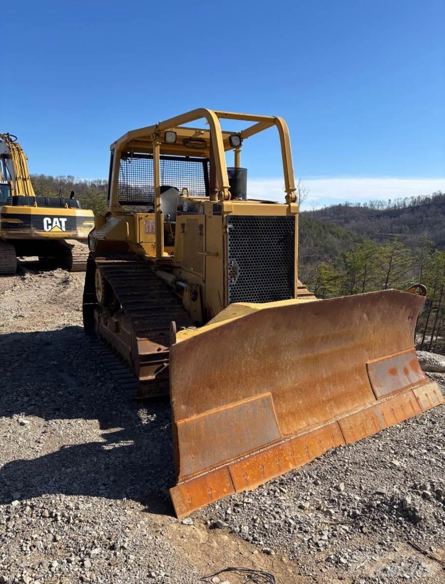 CAT D6M XL Bouteurs sur chenilles