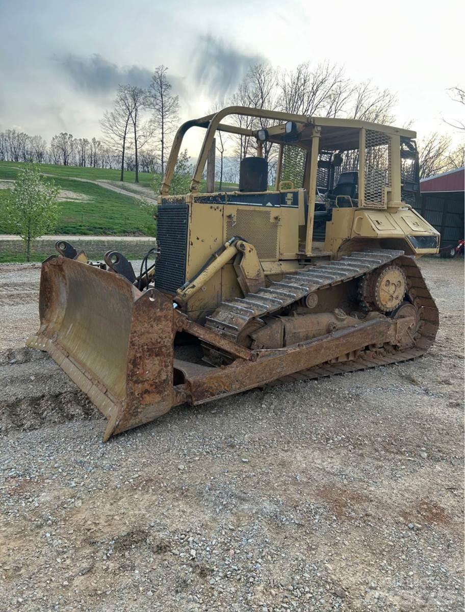 CAT D6M XL Bouteurs sur chenilles