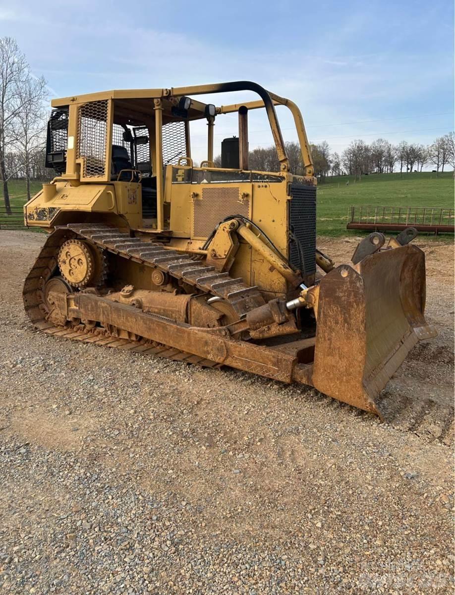 CAT D6M XL Bouteurs sur chenilles