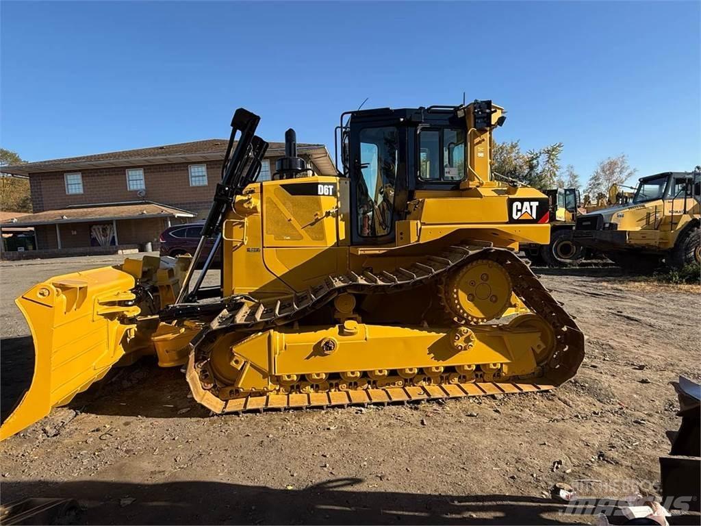 CAT D6T Bouteurs sur chenilles