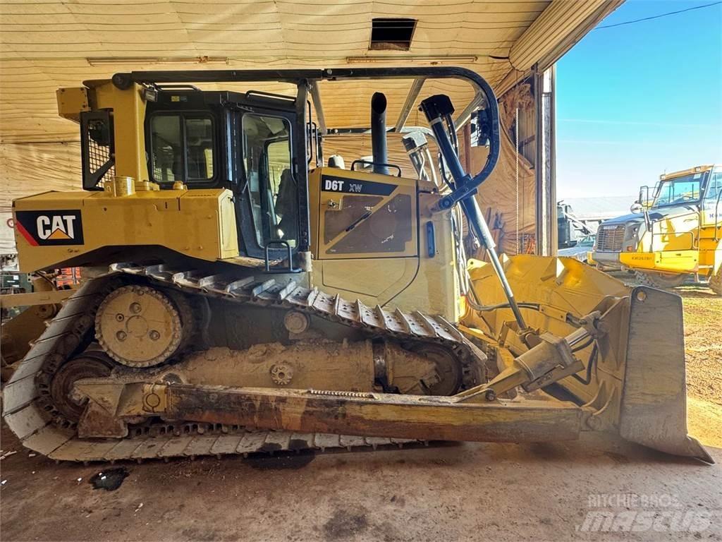 CAT D6T XW Bouteurs sur chenilles