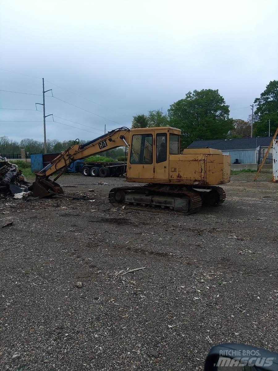 CAT E110B Pelle sur chenilles