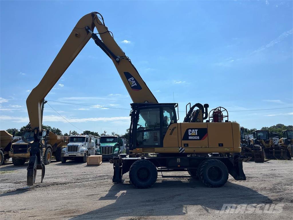 CAT MH3026 Pelle de démolition