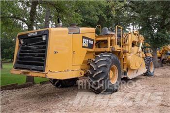 CAT RM300 Compacteur de sol