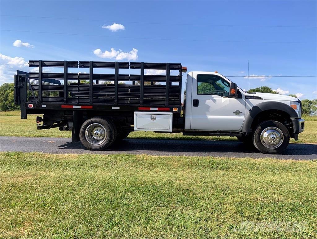 Ford 550 Camion Bétaillère